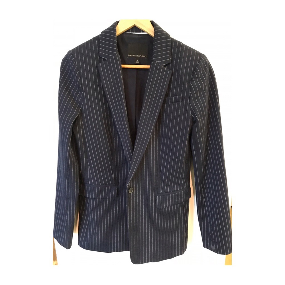 Banana Republic (4) fitted navy pinstripe blazer